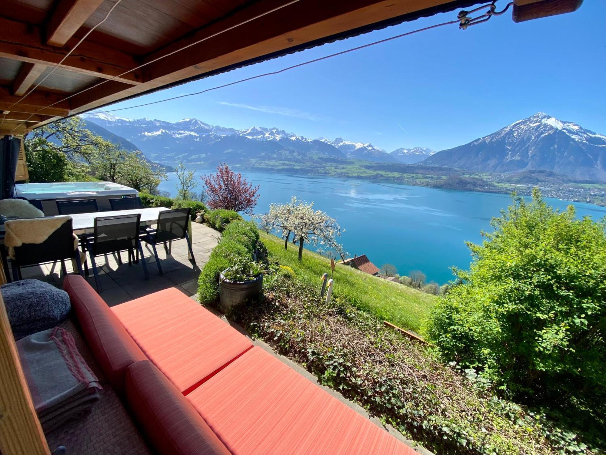 Chalet Egglen "Typical Swiss House, Best Views, Private Jacuzzi" Зигрисвиль Экстерьер фото